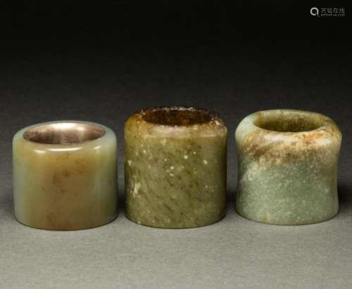(lot of 3) Chinese celadon jade and hardstone archer's rings