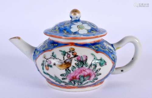 A SMALL EARLY 20TH CENTURY CHINESE STRAITS PORCELAIN TEAPOT ...