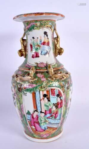 A 19TH CENTURY CHINESE CANTON FAMILLE ROSE PORCELAIN VASE Qi...