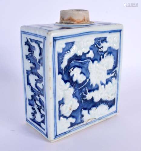 AN 18TH/19TH CENTURY CHINESE EXPORT BLUE AND WHITE TEA CANIS...