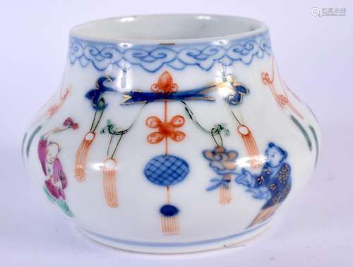 A RARE LATE 19TH CENTURY CHINESE DOUCAI PORCELAIN BRUSH WASH...