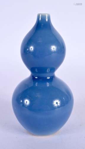 A CHINESE LAVENDER GLAZED DOUBLE GOURD VASE 20th Century. 12...