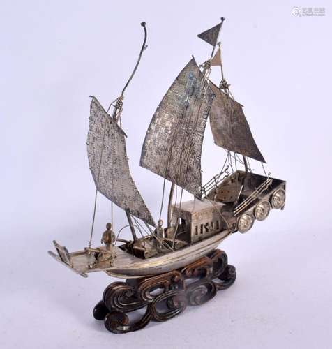 A LATE 19TH CENTURY CHINESE EXPORT SILVER JUNK BOAT Qing. 21...