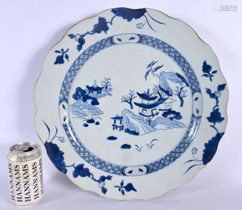 A LARGE 18TH CENTURY CHINESE BLUE AND WHITE NANKING CARGO DI...