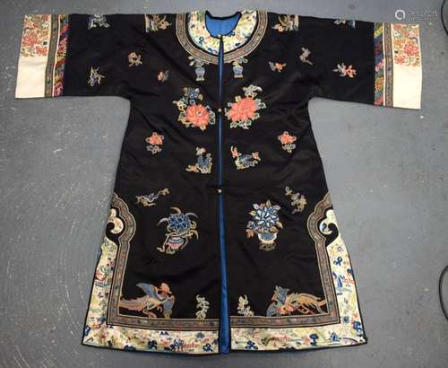 A LOVELY LATE 19TH CENTURY CHINESE BLUE SILK WORK ROBE decor...