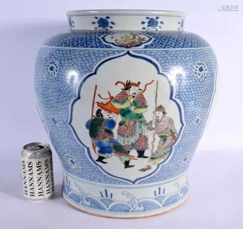 A LARGE CHINESE BLUE AND WHITE FAMILLE VERTE PORCELAIN VASE ...