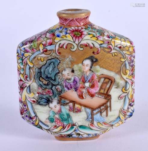 A CHINESE REPUBLICAN PERIOD FAMILLE ROSE SNUFF BOTTLE painte...