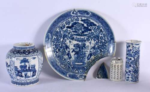 A LARGE 19TH CENTURY CHINESE BLUE AND WHITE PORCELAIN CHARGE...