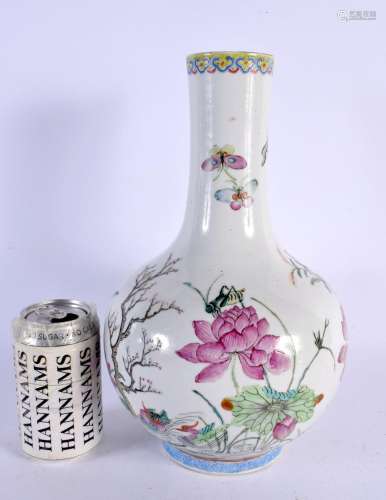 A FINE 19TH CENTURY CHINESE FAMILLE ROSE PORCELAIN VASE Qing...