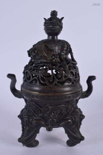 A FINE 18TH CENTURY CHINESE IMPERIAL BRONZE CENSER AND COVER...