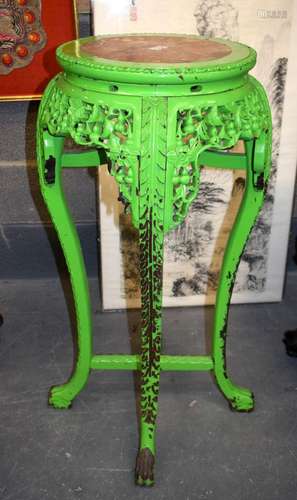 A 19TH CENTURY CHINESE GREEN PAINTED HARDWOOD STAND Qing. 90...