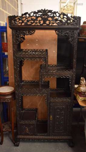 A GOOD 19TH CENTURY CHINESE HONGMU CARVED WOOD DISPLAY CABIN...