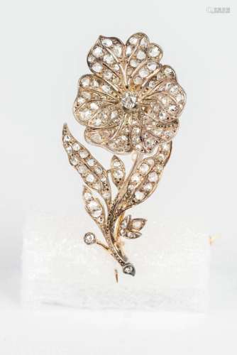 An exceptional and antique brooch 'Trembleuse' made of white...