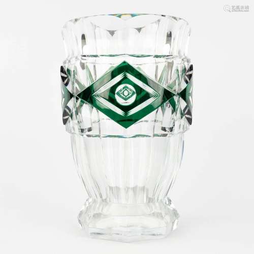 Val Saint Lambert 'Kipling'. Green and clear-cut crystal. Be...