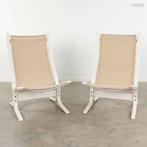 Westnofa Furniture, a pair of lounge chairs. Bentwood and fa...