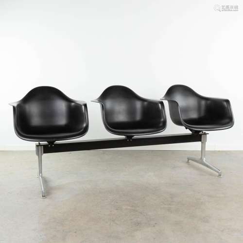 Charles & Ray EAMES (XX-XXI) 'Tandem Seat'. (L: 60 x W: ...