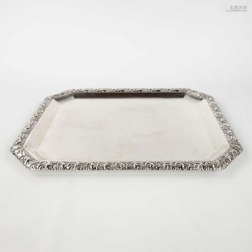 A large serving plate, silver, Marked Philipp Stark, 1609g. ...