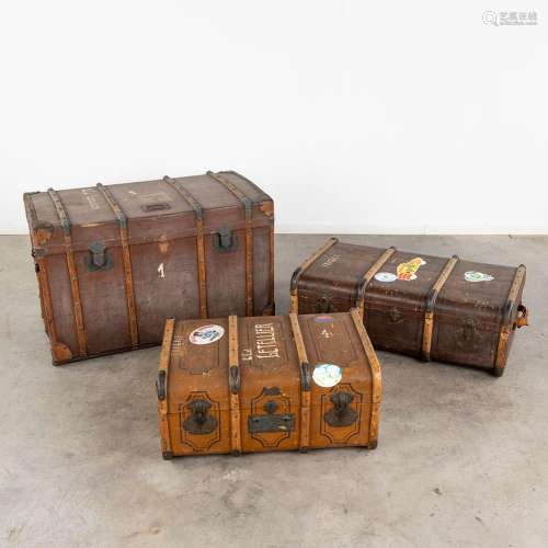 A collection of 3 antique travellers' trunks. 20th C. (L: 58...