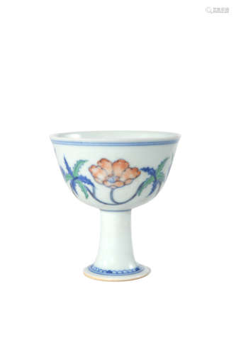 Doucai Interlocking Lotus Stem Cup