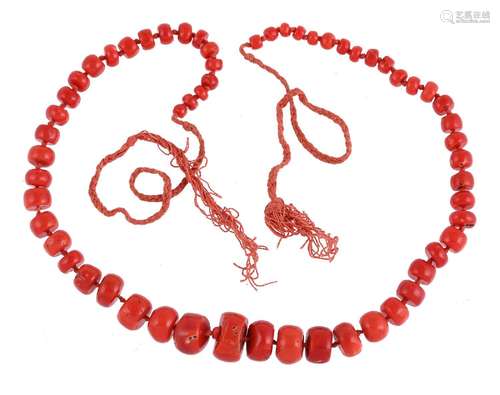 Y A NATURAL CORAL NECKLACE, CORRALLIUM JAPONICUM