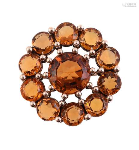 A MID 20TH CENTURY CITRINE CLUSTER BROOCH