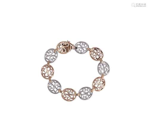 A TWO COLOUR OVAL LINK BRACELET