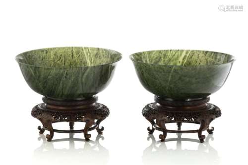 PAIR OF CHINESE SPINACH JADE BOWLS WITH STAND
