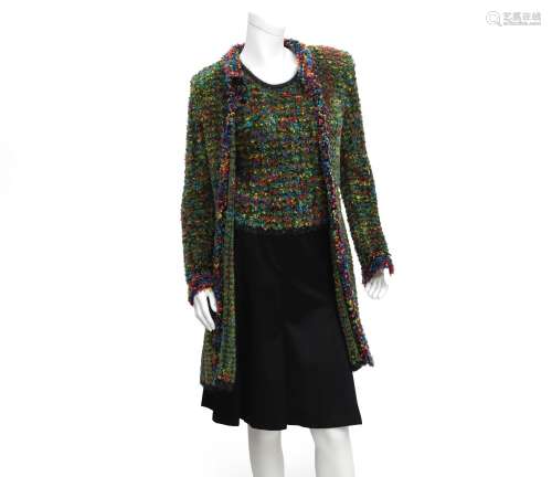 Een multi- colour Chanel Boutique bouclé ensemble. Comprisin...