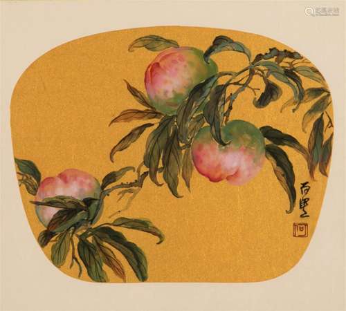 HE BAILI (B. 1945), PEACHES ROUND FAN PAINTING