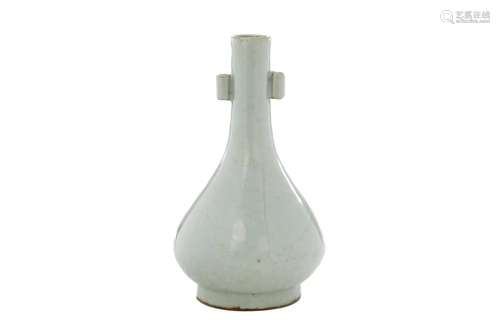 A CHINESE GUAN-TYPE POTTERY ARROW VASE