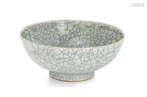 CHINESE CELADON CRACKLE WARE PORCELAIN BOWL