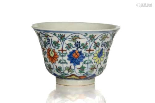 CHINESE DOUCAI PORCELAIN CUP