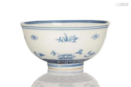 CHINESE BLUE AND WHITE PORCELAIN DUCK BOWL