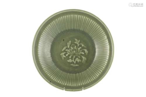 CHINESE LONGQUAN CELADON GLAZED DISH