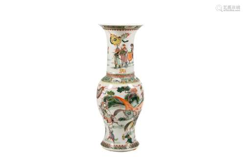 A MASSIVE CHINESE FAMILLE VERTE PORCELAIN VASE