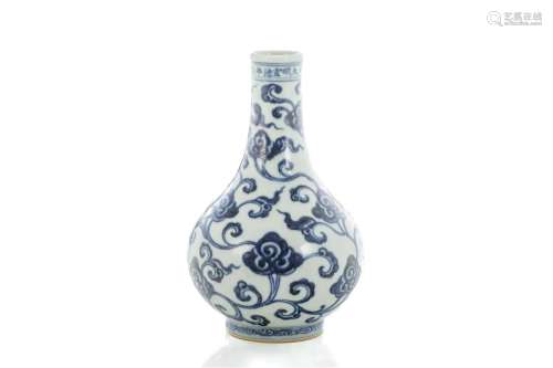 CHINESE BLUE AND WHITE VASE WITH XUANDE MARK