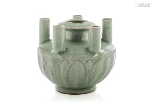 A CHINESE CELADON CRACKLE GLAZE FIVE TUBES VASE