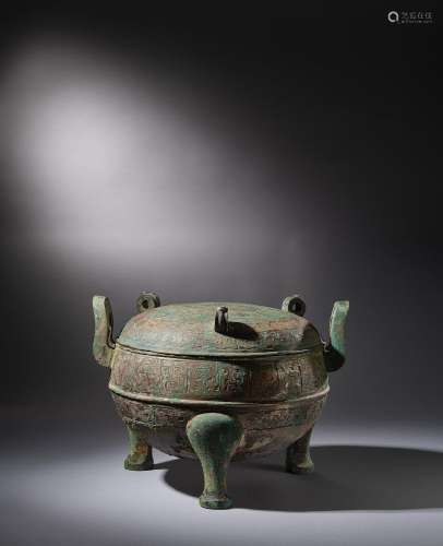 AN ARCHAIC BRONZE RITUAL FOOD VESSEL AND COVER, DING Spring ...
