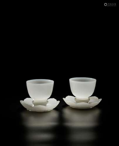 AN EXQUISITE PAIR OF WHITE JADE CUPS AND STANDS Qianlong (7)