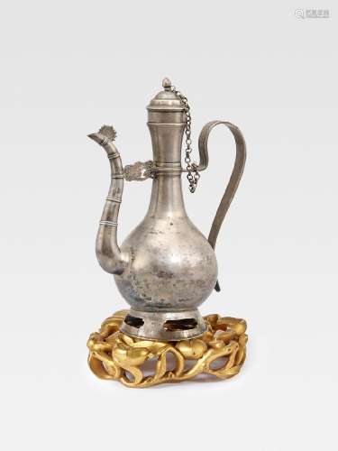A SILVER WINE EWER AND COVER Ming Dynasty (2)
