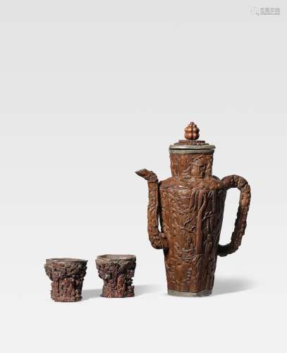 A CHENXIANGMU EWER AND A PAIR OF CUPS 17th/18th century (3)