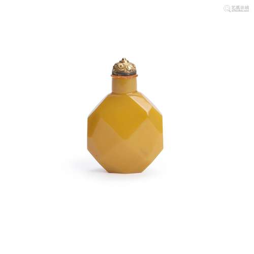 AN OCTAGONAL YELLOW GLASS BOTTLE  1780-1850