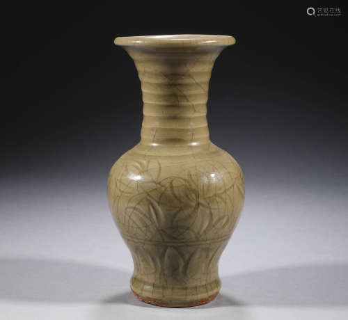 中國古代，青瓷花卉紋瓶（宋）