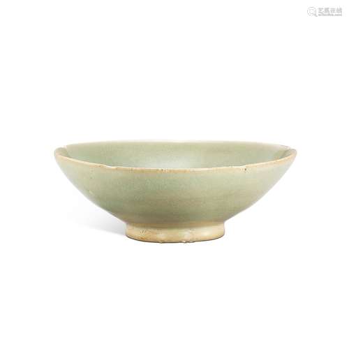 A Yaozhou celadon bowl, Five dynasties 五代 耀州青釉盌