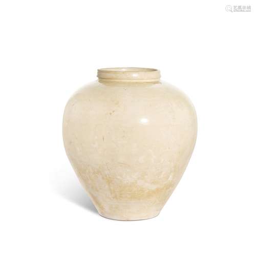 A large white-glazed jar, Tang dynasty 唐　白釉大罐