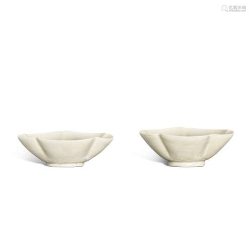 A pair of Dingyao lobed bowls, Northern Song dynasty 北宋 定...