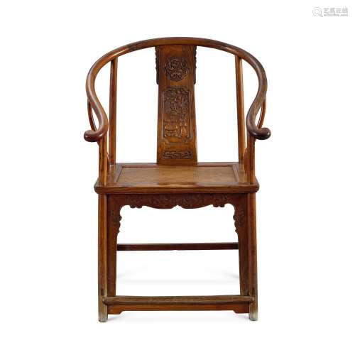 A huanghuali horseshoe-back armchair, quanyi, 17th century 十...