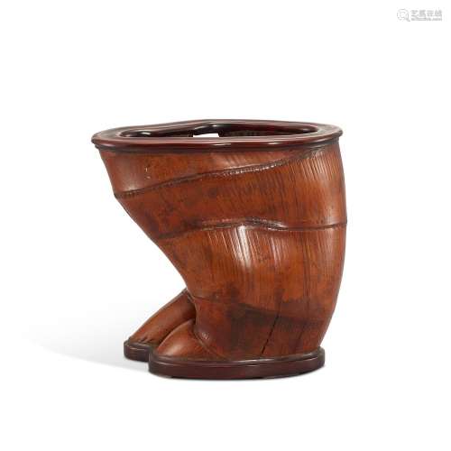 A natural-form bamboo brushpot, Qing dynasty 清 竹雕隨形筆筒