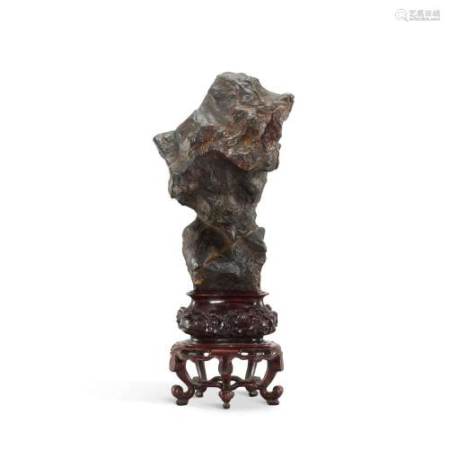 A Lingbi scholar's rock, Qing dynasty 清 靈璧石供
