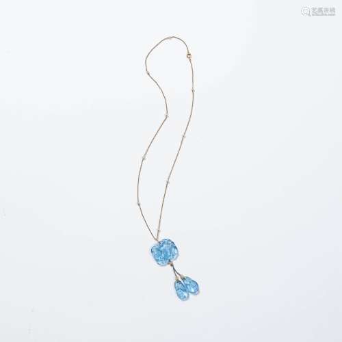 十九世紀 藍料墜飾項鏈A Chinese necklace with blue Peking gla...